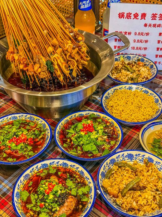 李记·小郡肝串串香成都火锅(二东路店)