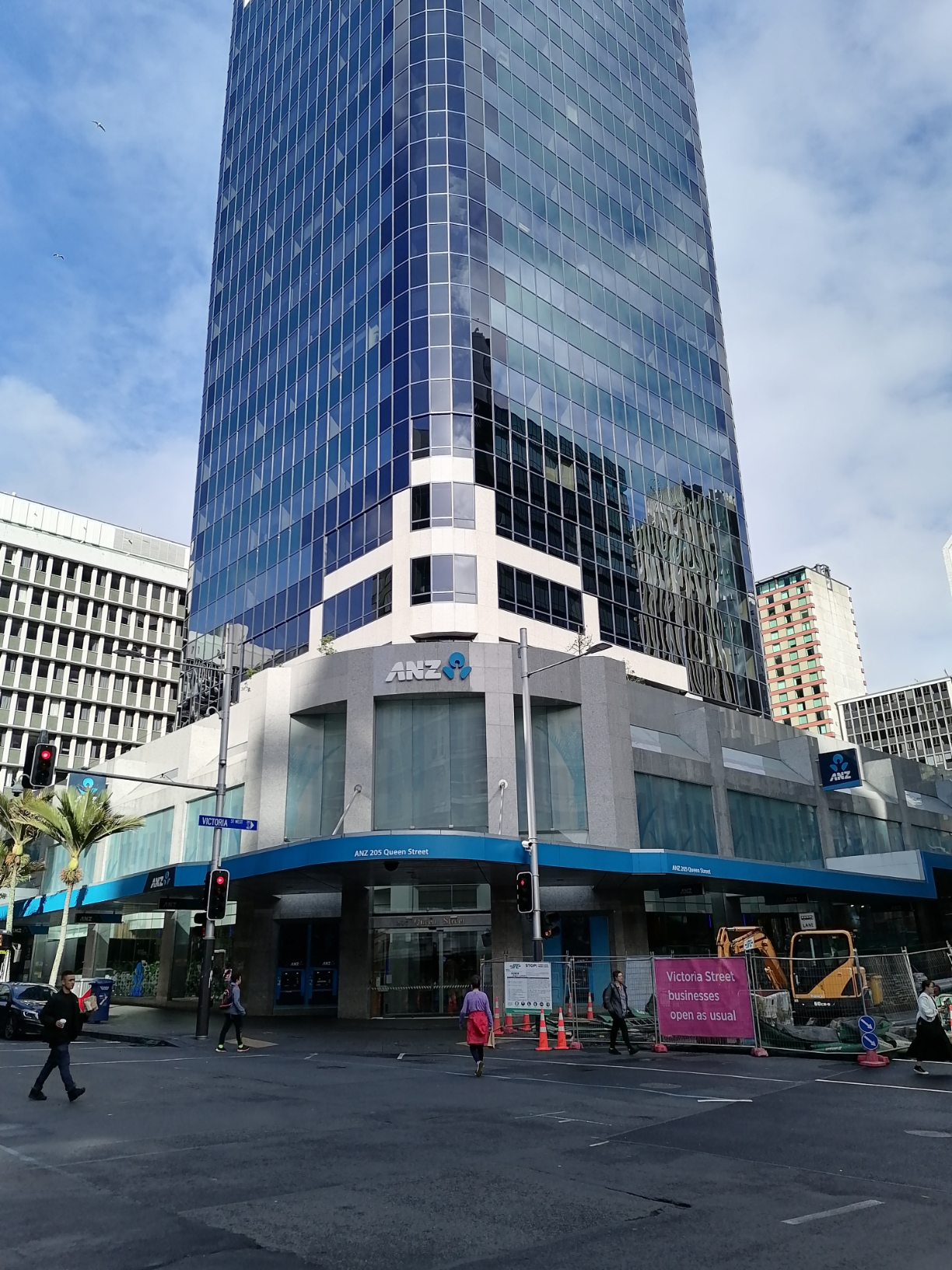 新西兰奥克兰最繁华的queen street街