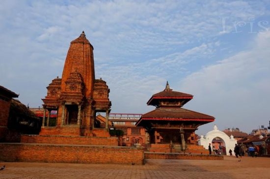 湿婆神庙是尼泊尔巴德岗杜巴广场的一处庙宇，这座庙大约已有3500年的历史，也是历经劫难后重建，由La