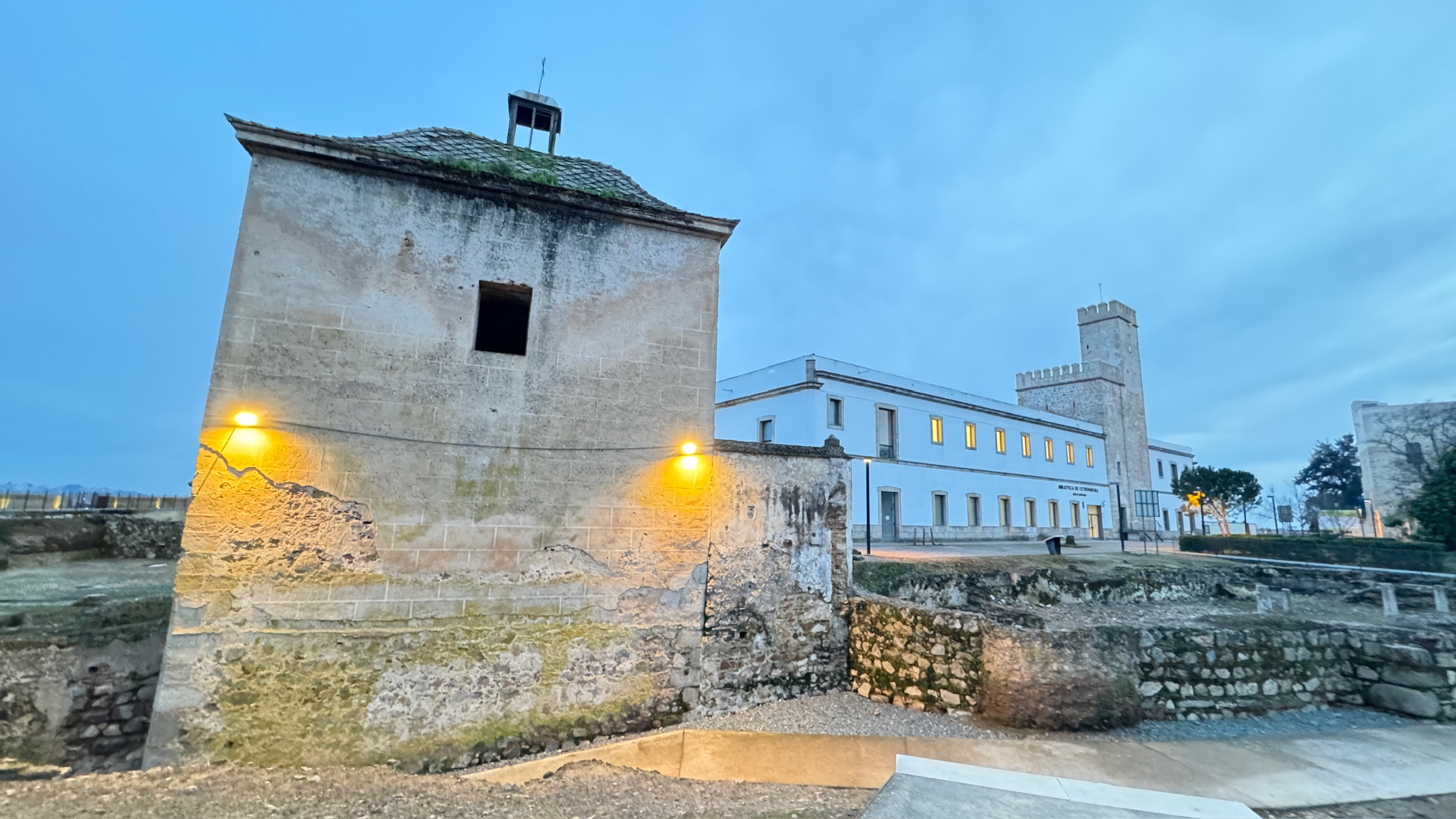 夜游阿尔卡萨瓦城堡 Alcazaba de Badajoz