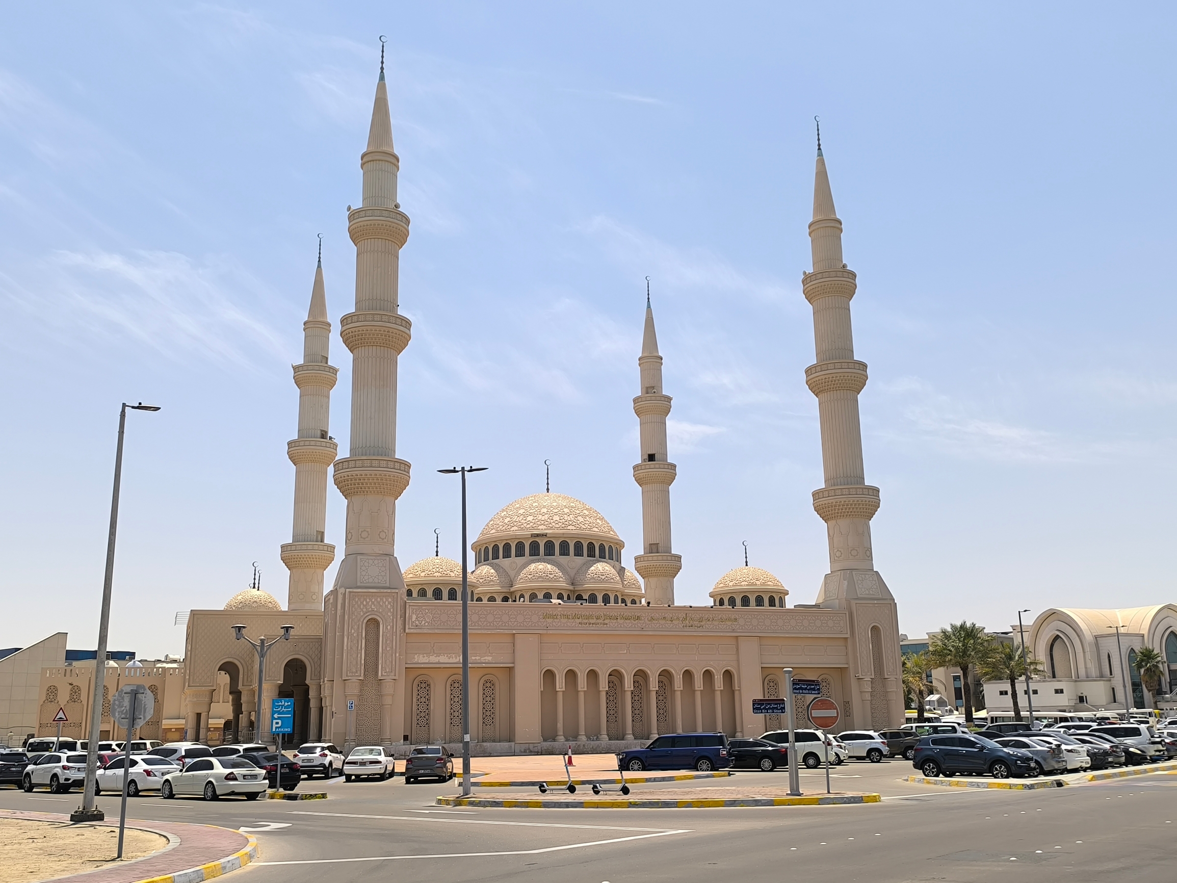 环游中东：小众阿布扎比｜圣母玛利亚清真寺