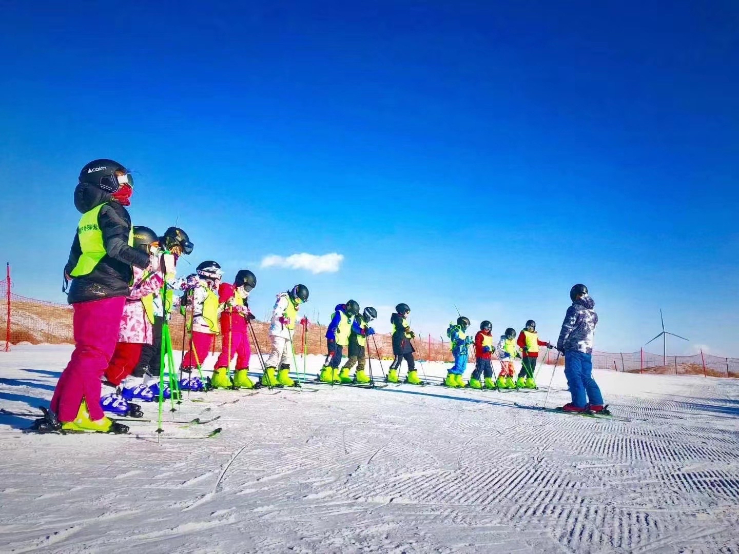 第六届政府补贴滑雪技能训练营
