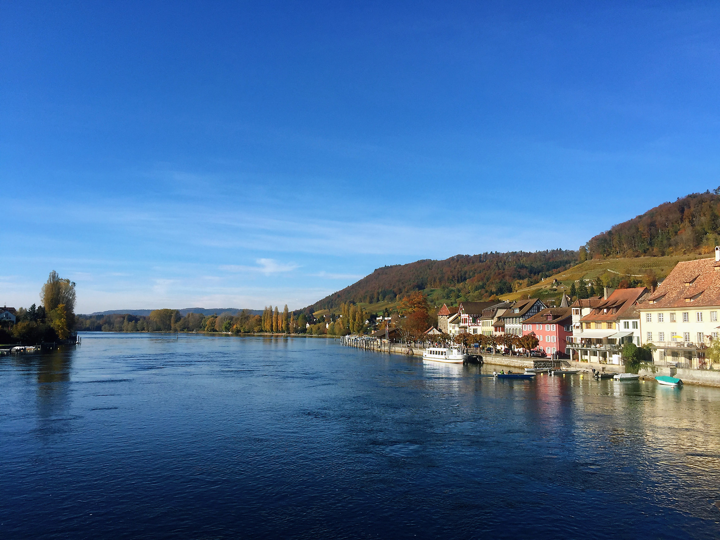 瑞士施泰因小镇：莱茵河畔的宝石