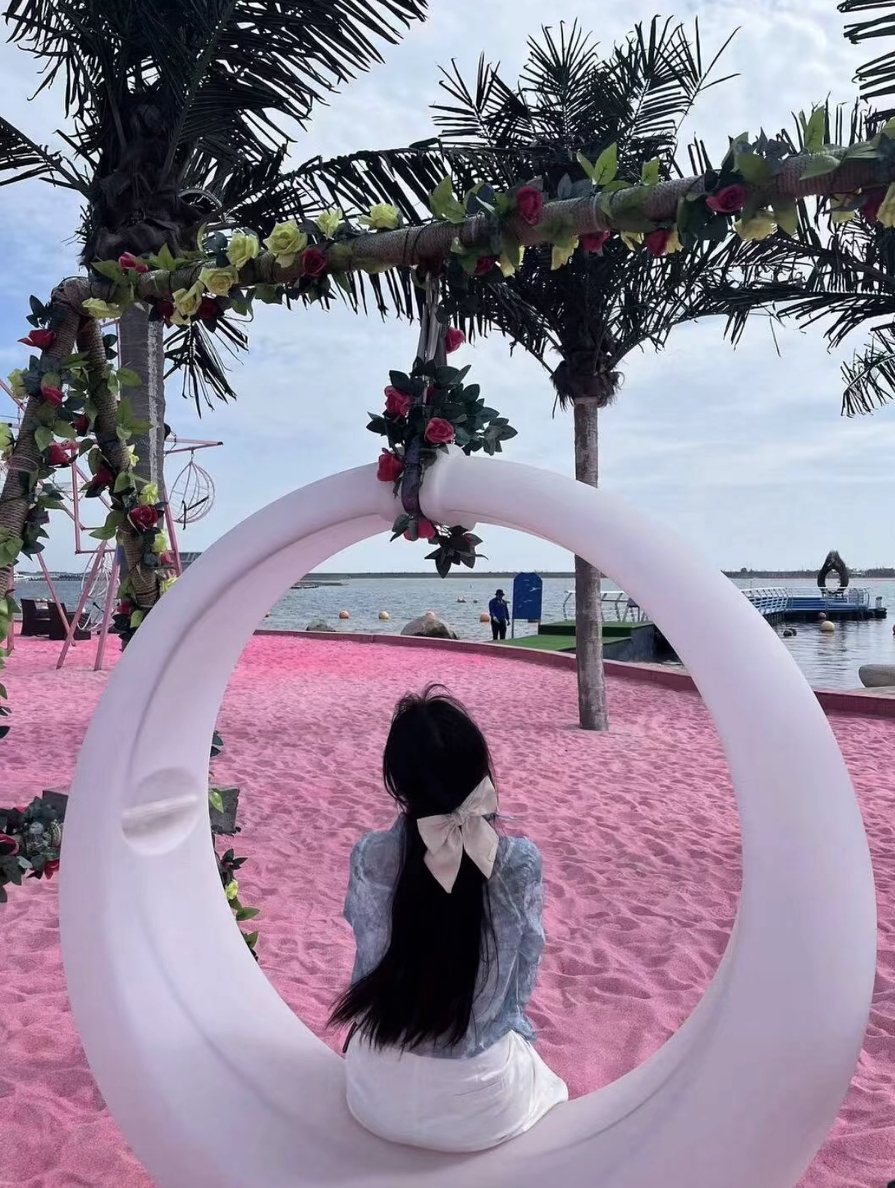梅山湾粉红沙滩。