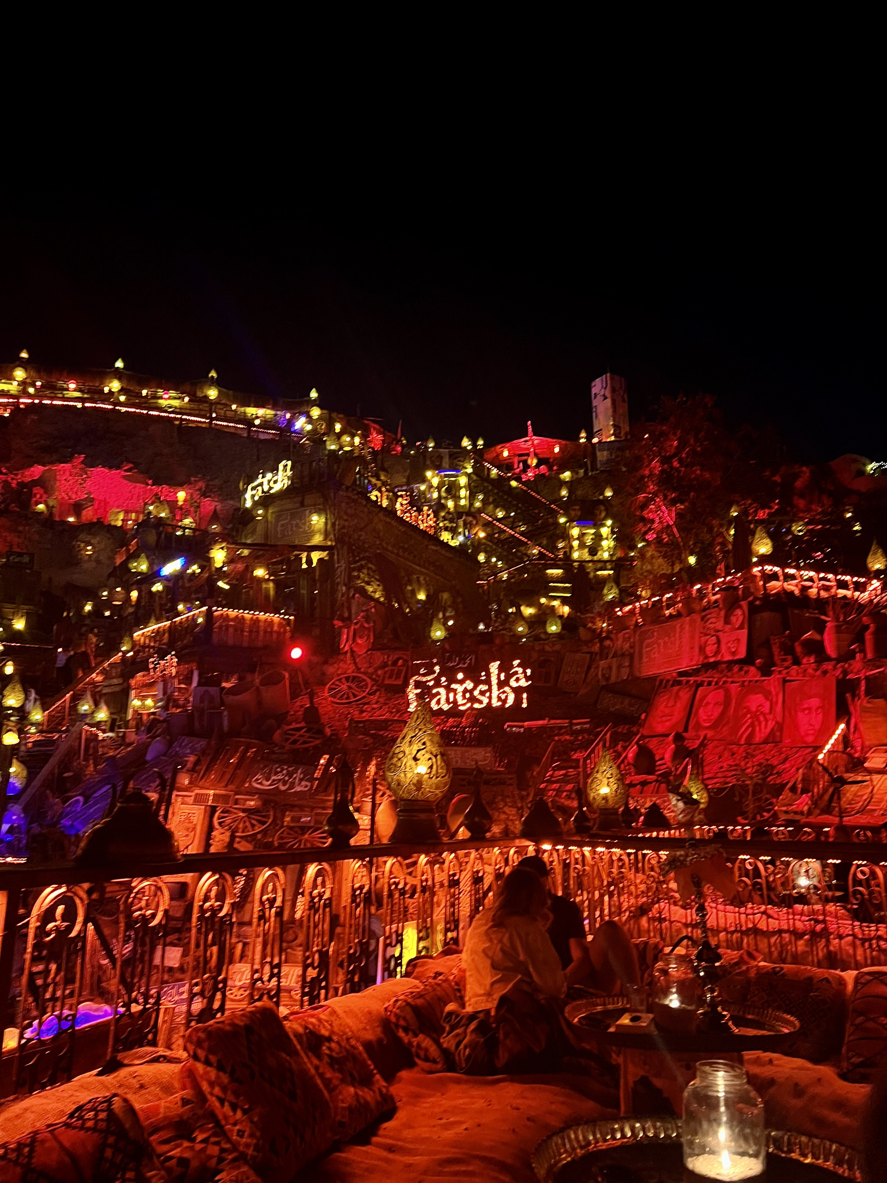 埃及悬崖酒馆：体验、寻梦环游记！ 埃及沙姆沙伊赫，悬崖上的酒吧！位于西奈半岛南端的沙漠城市沙姆沙伊赫