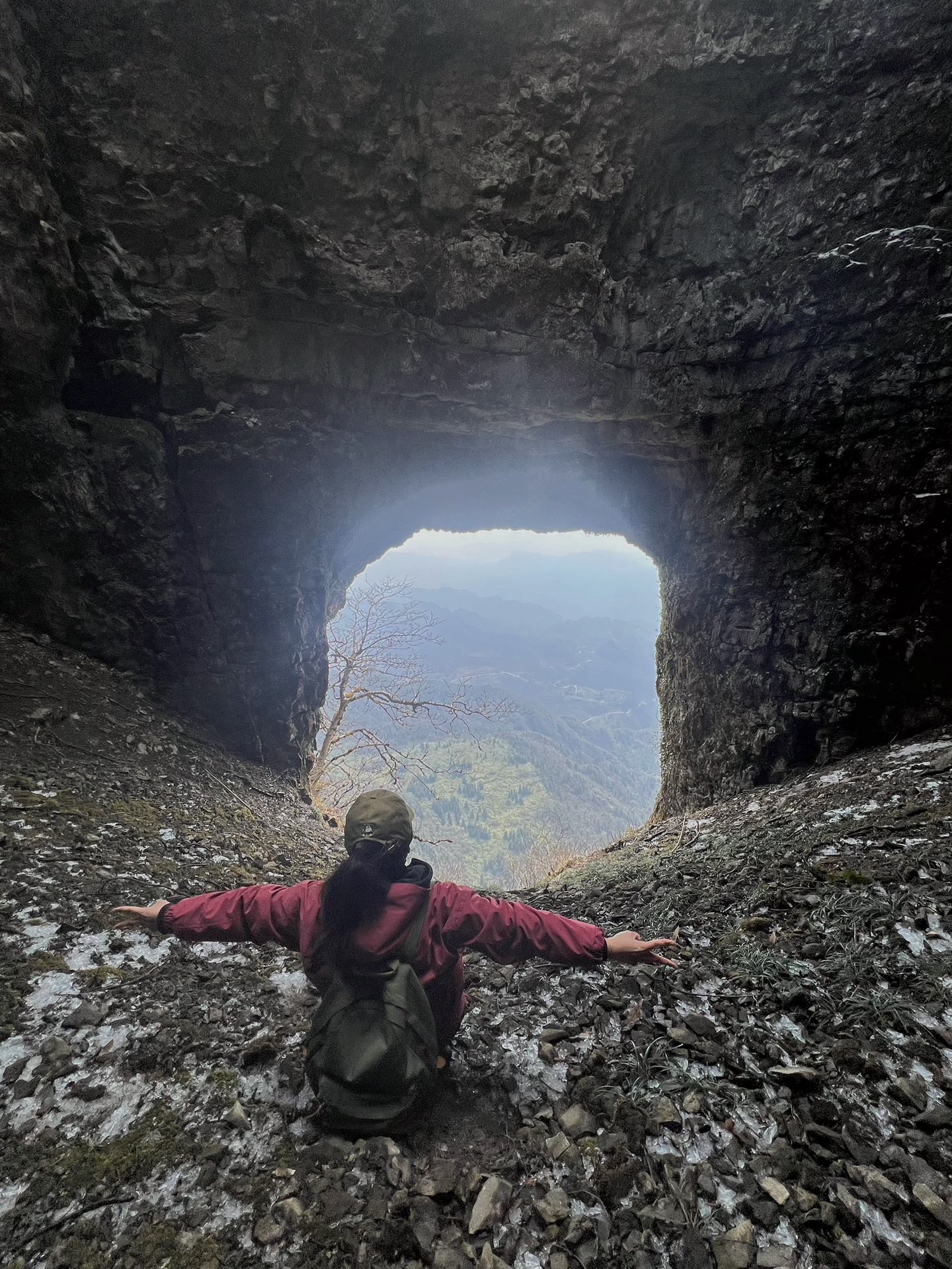 #3月旅行 和大自然亲密接触徒步新体验，为了那几个洞，翻山越岭，最高海拔上到2012，走到燕子洞原路