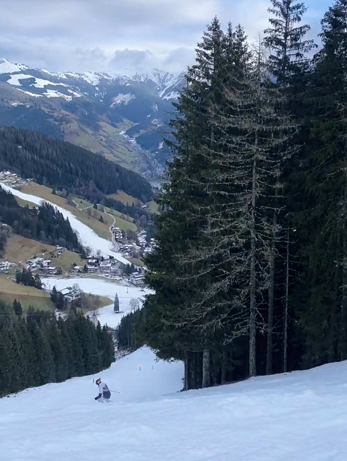 中欧时髦而兴盛的冬季度假胜地：奥地利基茨比厄尔滑雪场