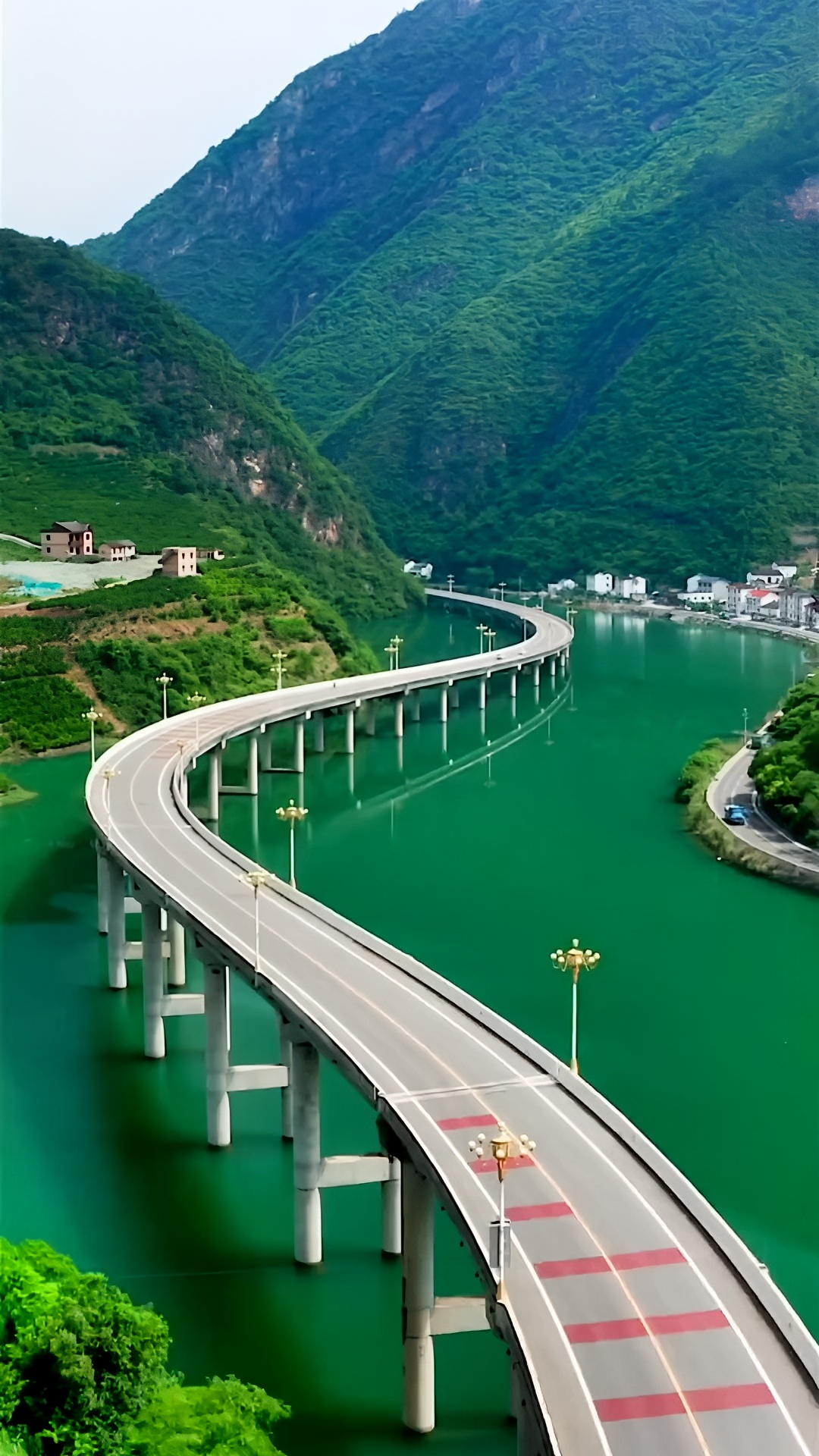 奔赴千里，终于来到中国最美水上公路 #最美水上公路 #兴山古昭水上公路