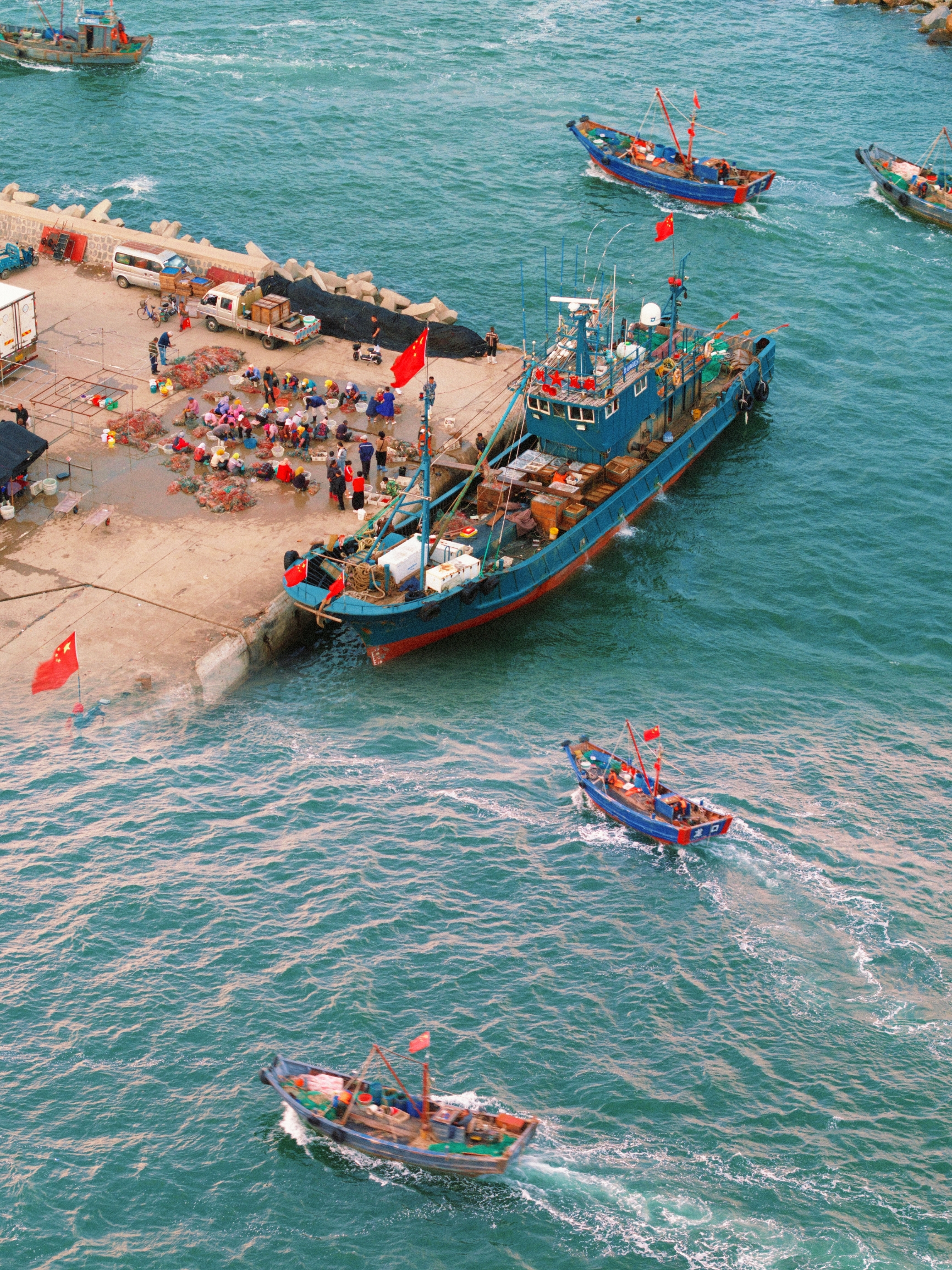 港栾码头海鲜美食街(金域蓝湾A区店)