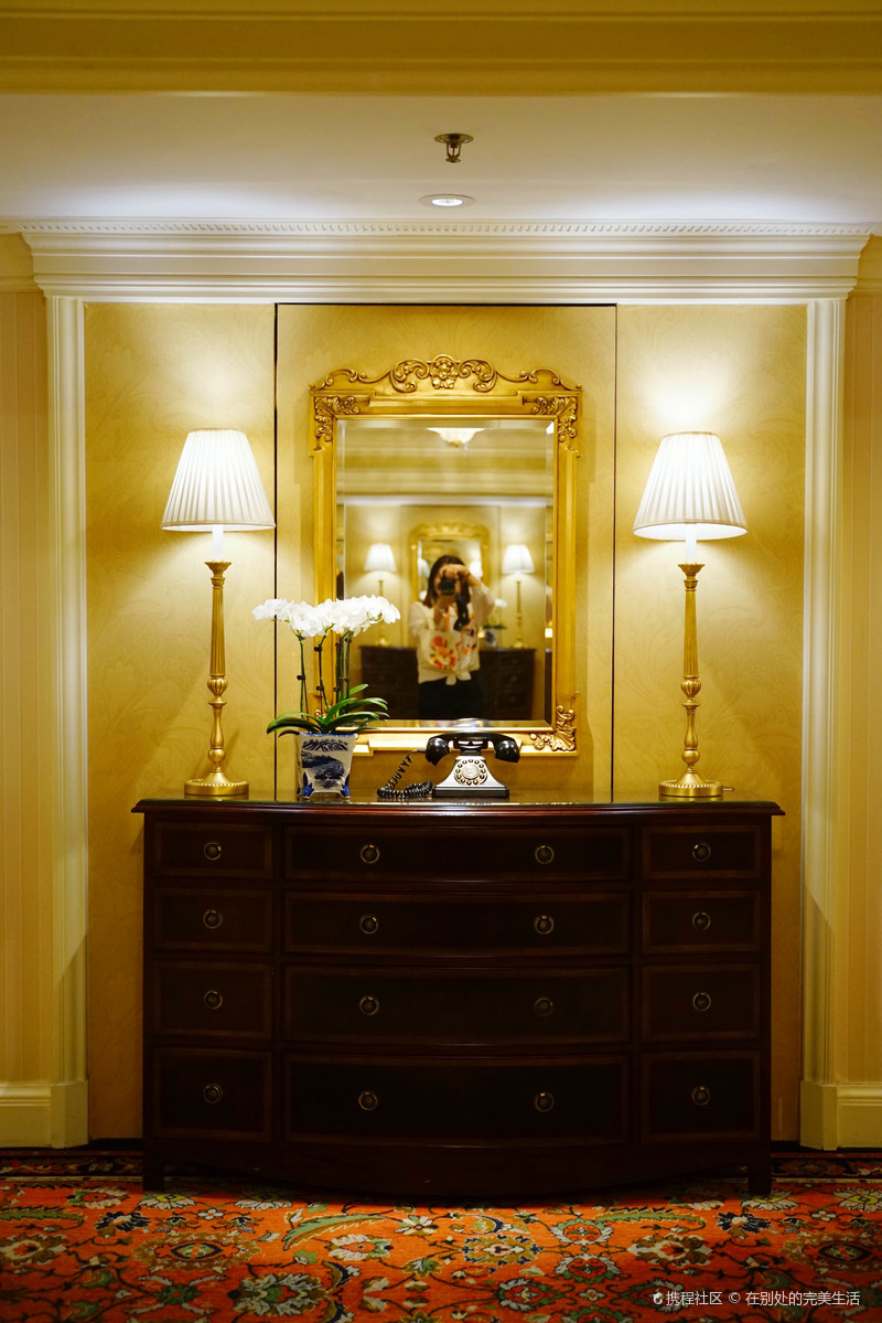 北京丽思卡尔顿酒店(华贸中心)