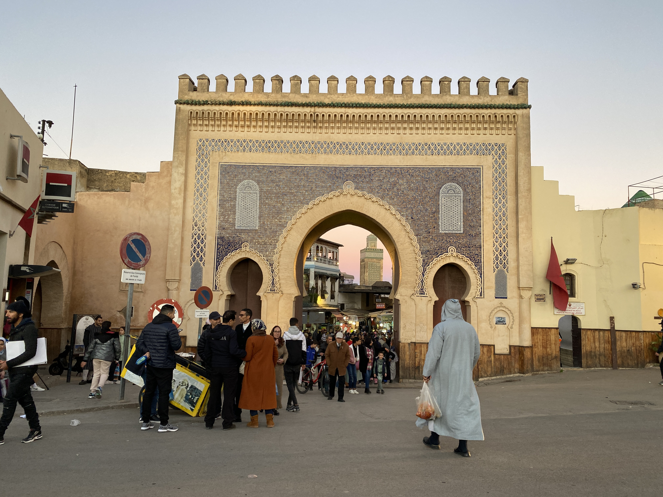摩洛哥非斯布日卢蓝门，古城入口。Riad jaouhara
