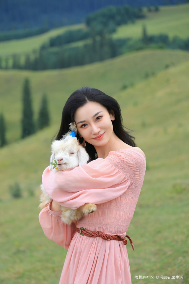 演员朱子岩也来吐鲁番和伊犁旅游了,好美啊!