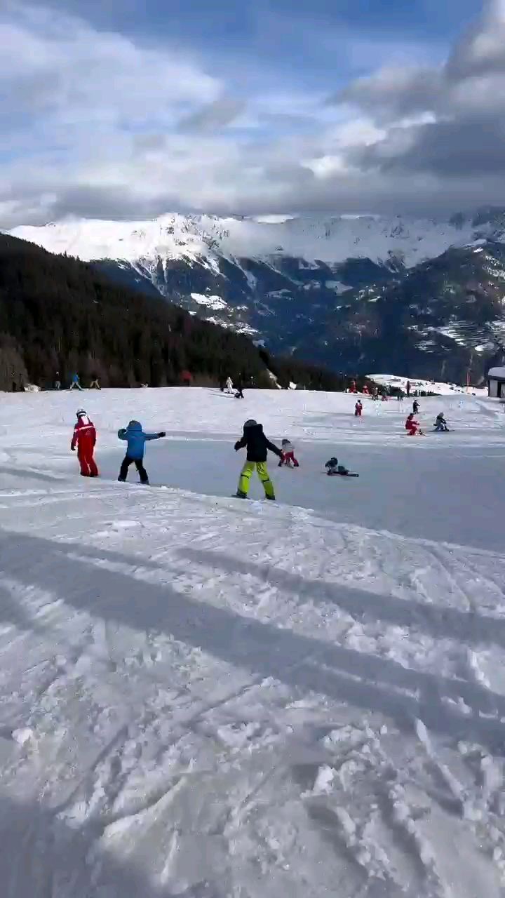 奥地利阿尔卑斯滑雪