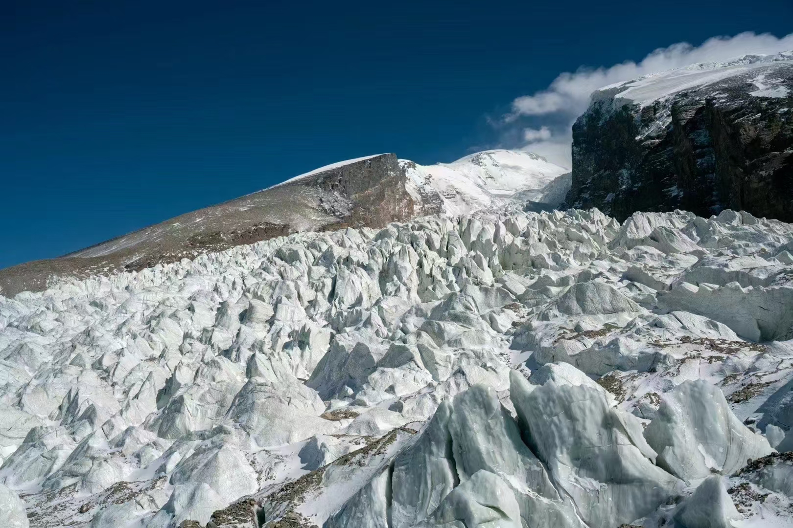 想去冰川的私信我·向导1/2/3/号冰川#冰川 #慕士塔格峰