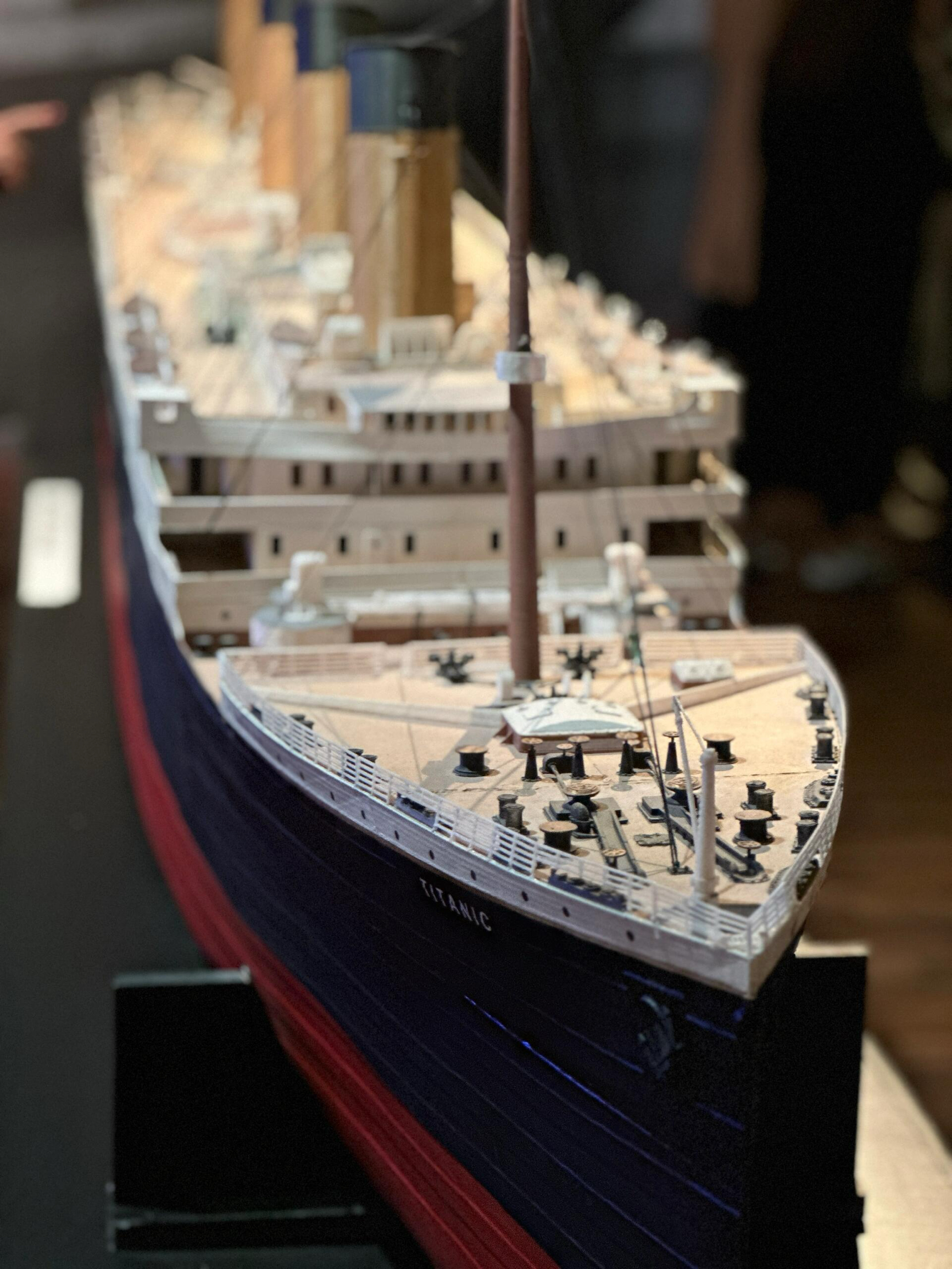 泰坦尼克号文物展于2012年重新设计后对外开放，导游会带游客游览并讲解当年船上的故事，这里复原了泰坦