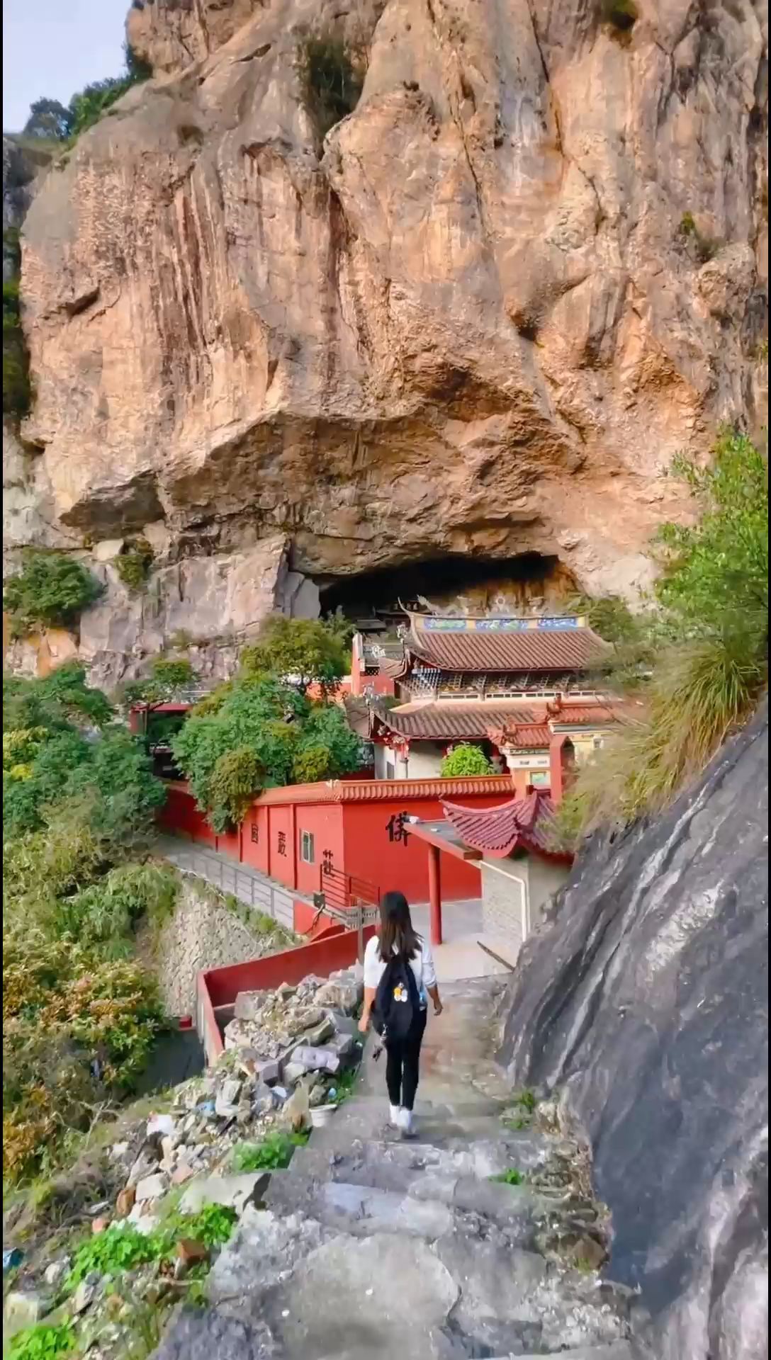 碧岩寺位于福建省罗源县碧里乡的贵山上。