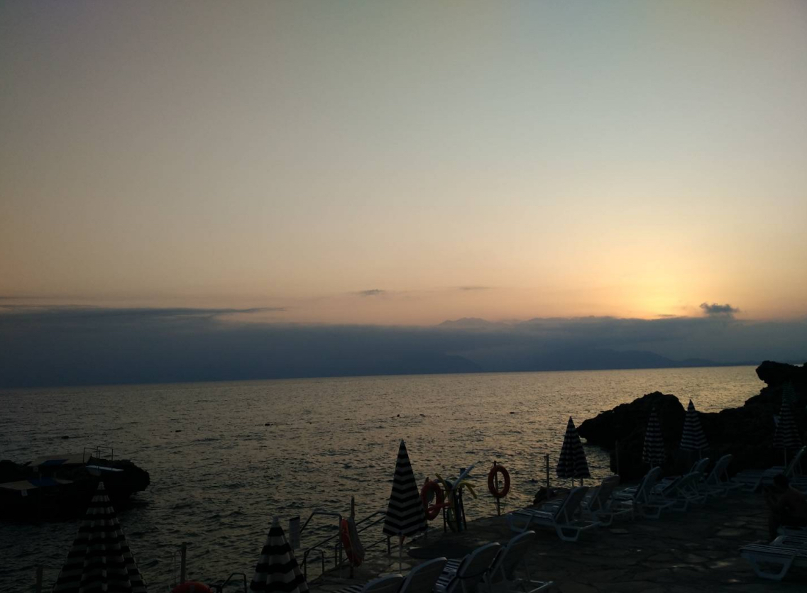 落日爱琴海