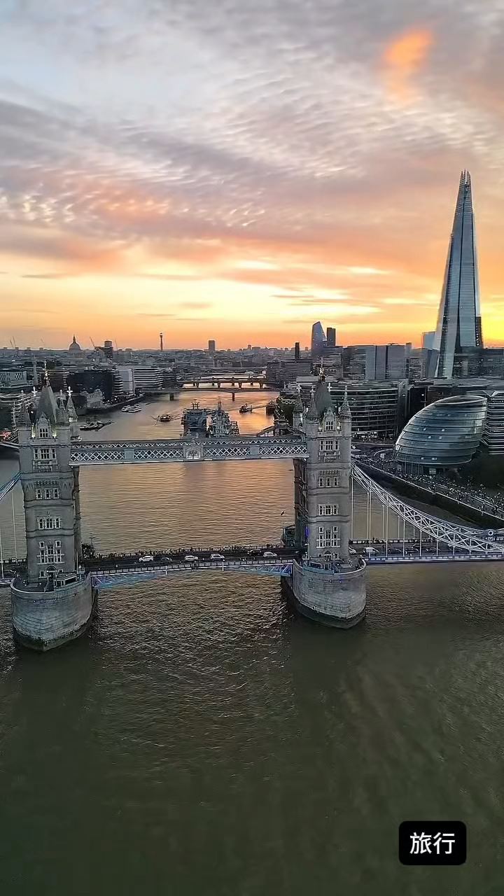 人这一生总要来一趟伦敦吧，看一看英语课本封面上的大本钟，坐在泰晤士河畔吹吹风、听着远处缓缓传来的钟声