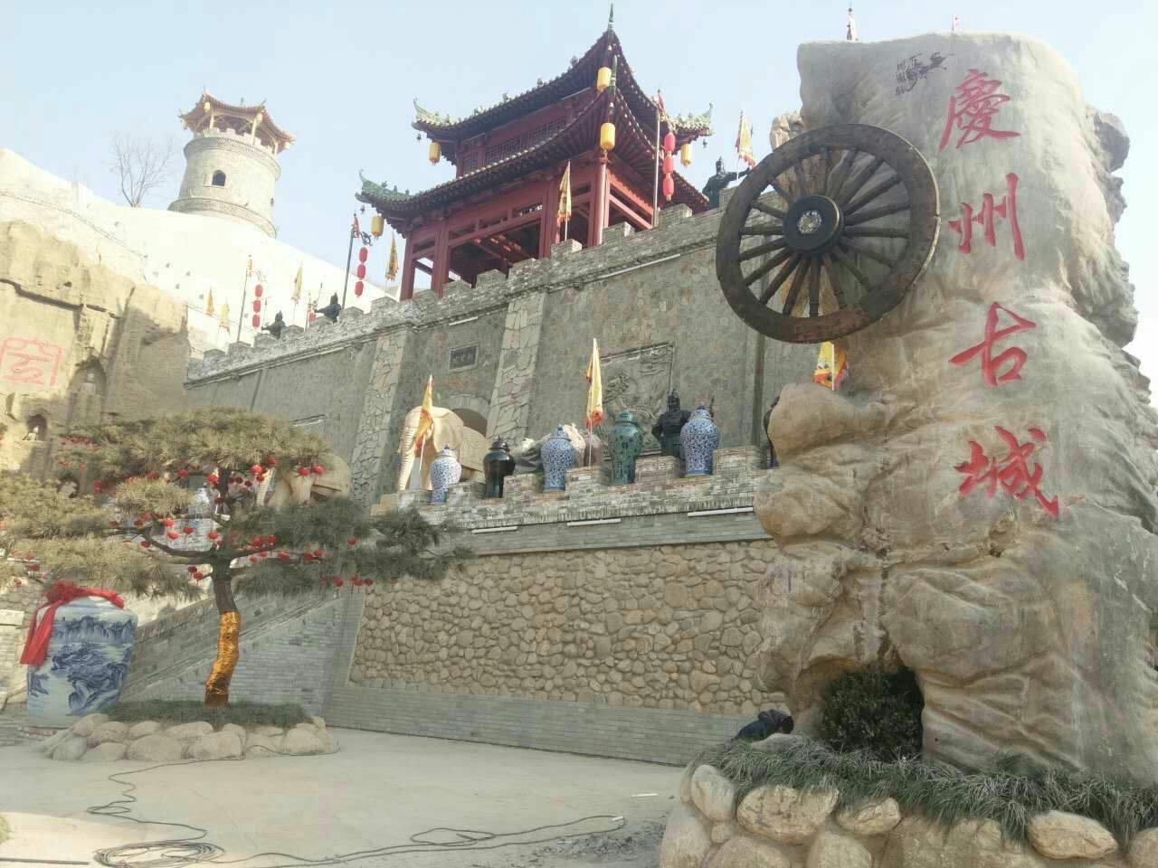 #值得去的古镇古村 庆州古城，位于中国甘肃省庆阳市庆城县，是一个有着悠久历史的古城，被誉为“活着的千