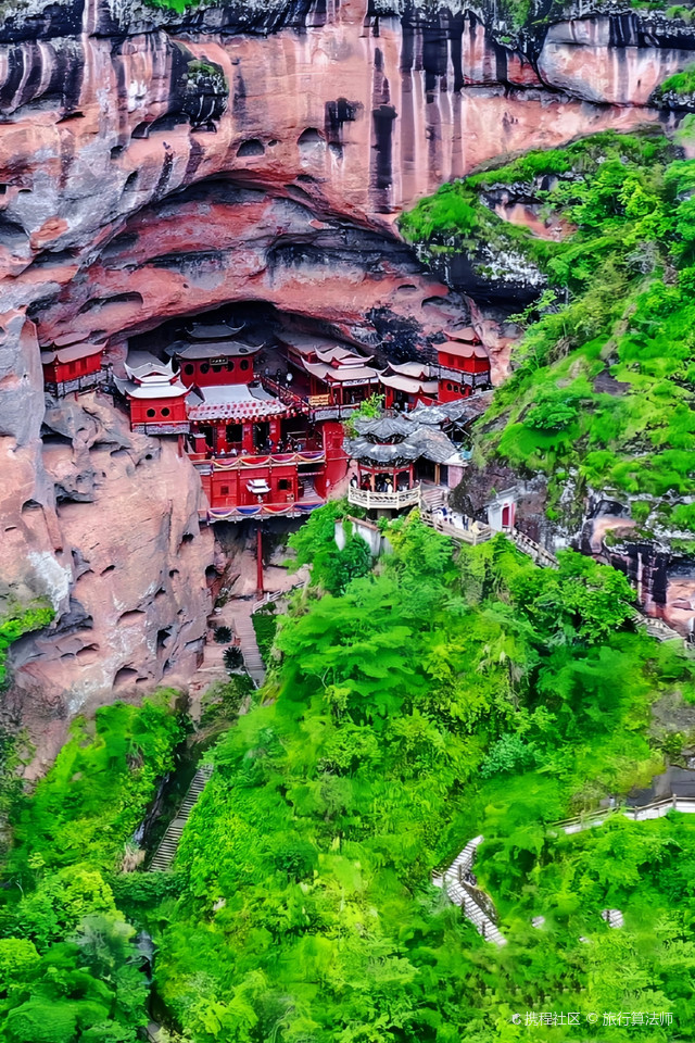 福建泰宁大金湖的甘露悬空寺