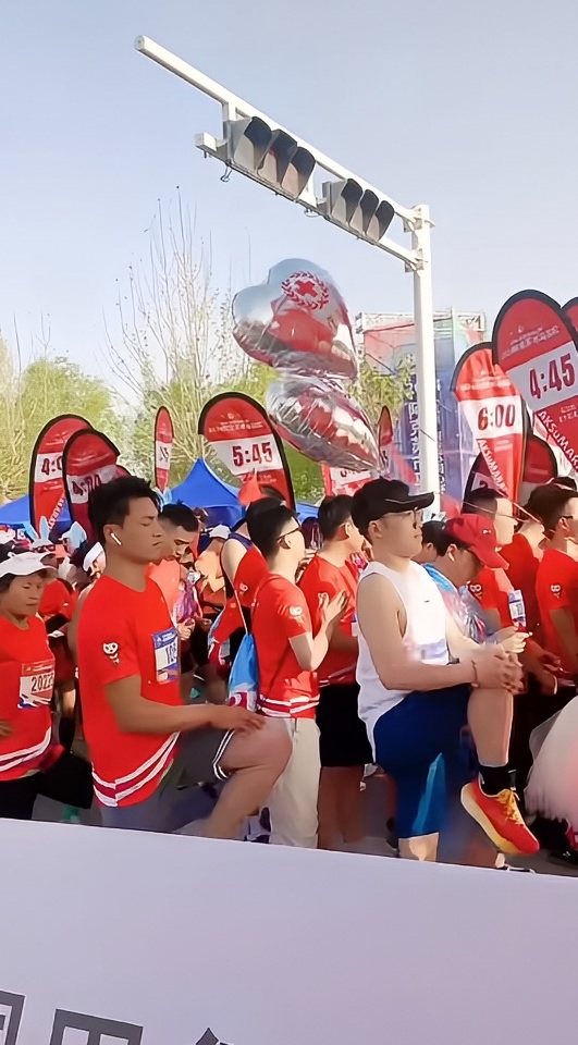 2024年4月21日，“杭州-阿克苏同心杯”  2024阿克苏市马拉松赛正式开启报名通道。这是一次深