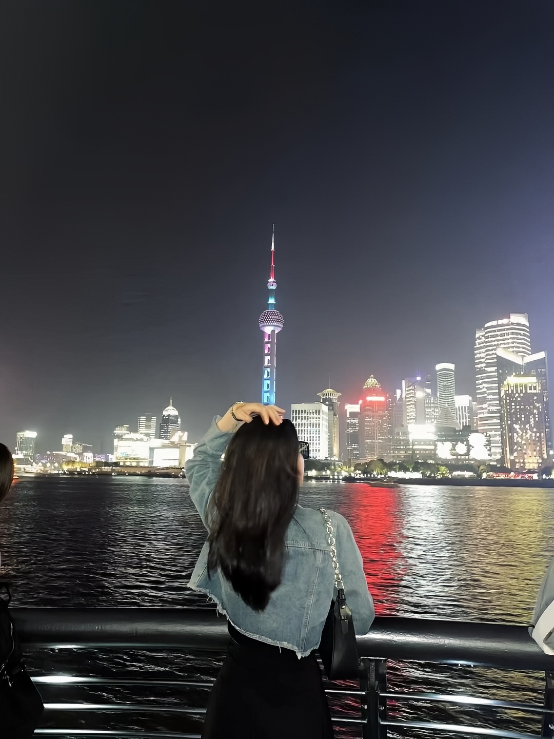 总要去趟上海吧，吹吹黄浦江的晚风，走走武康路，看看东方明珠，感受一下魔都的春天. #上海打卡攻略 #