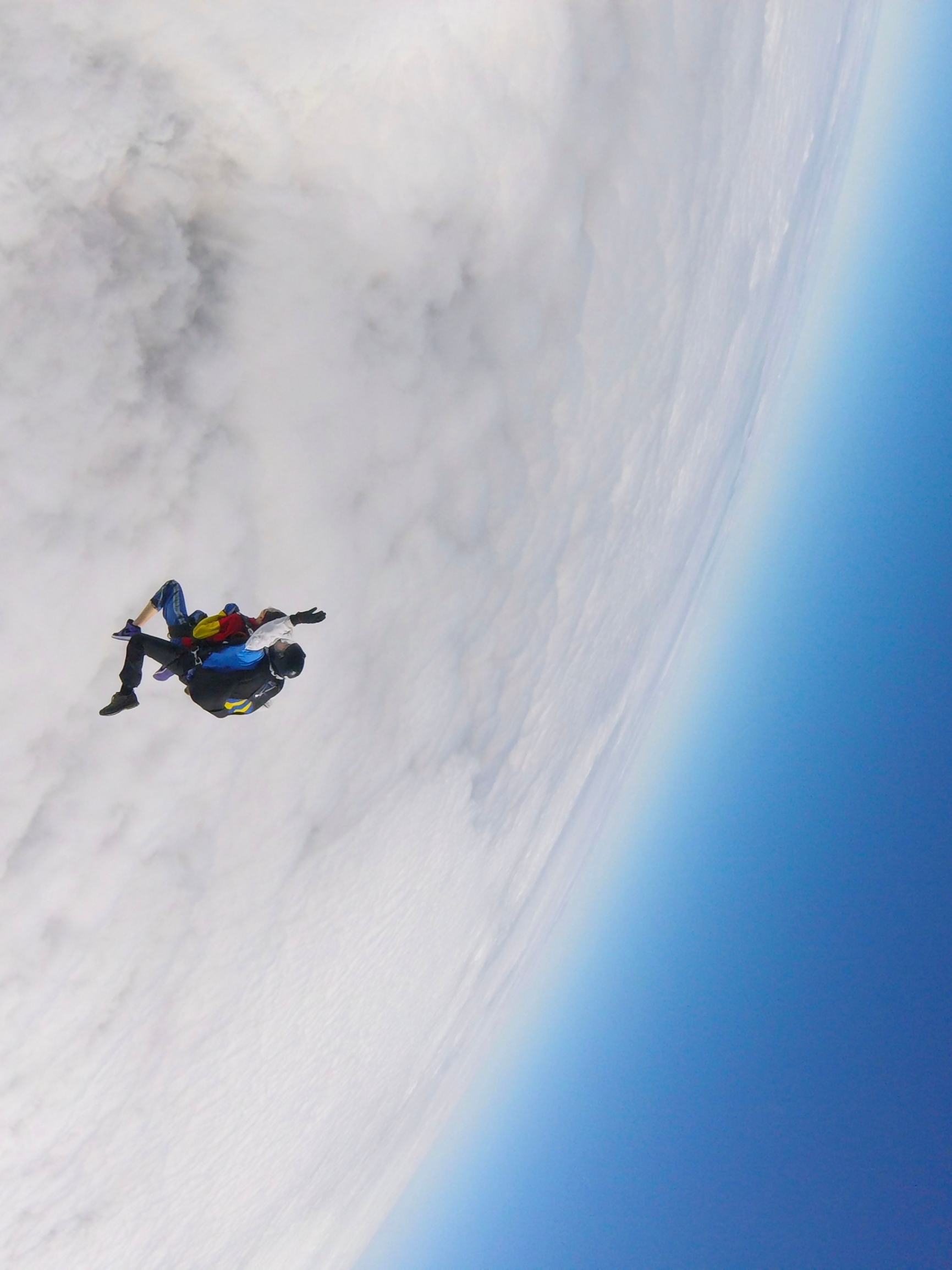 在南半球纵身一跃，高空跳伞挑战成功！