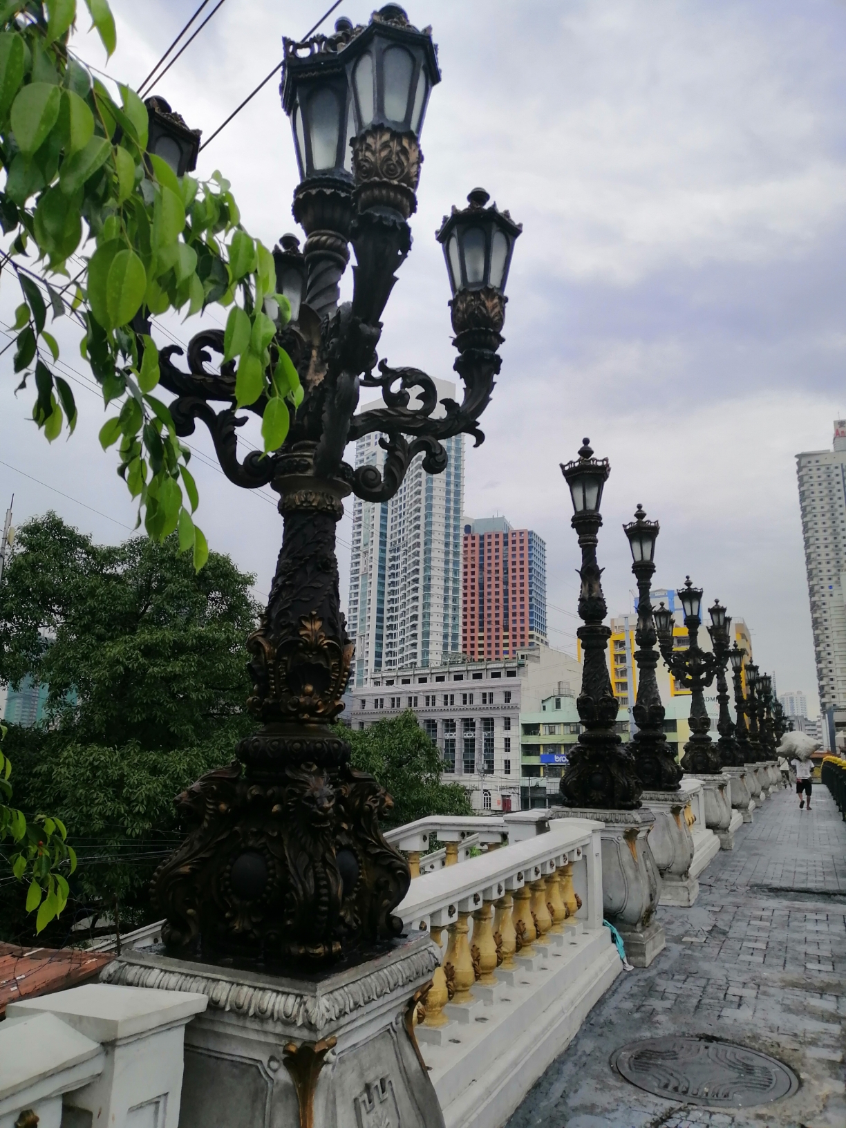 菲律宾旅行记（四） 热闹的唐人街和寂寞的椰子宫
