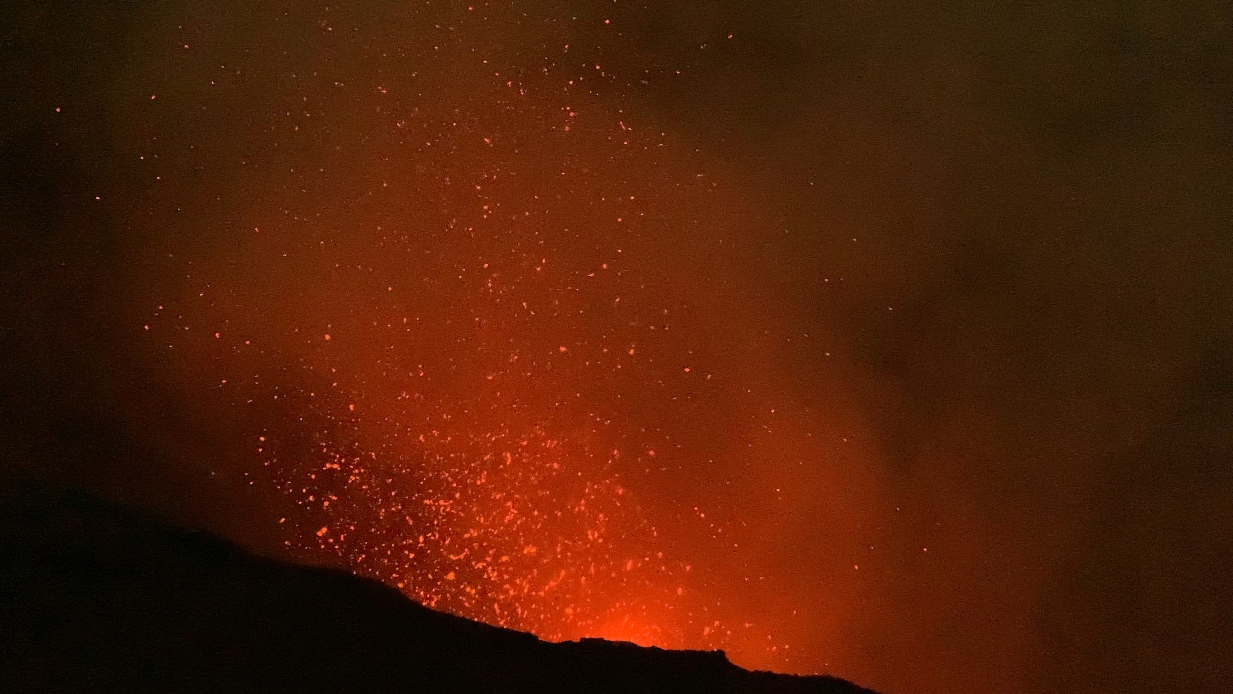 雅苏尔火山