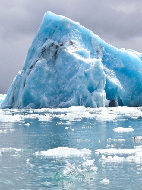 🌊 杰古沙龙冰河湖：冰岛自然奇迹的心脏 🌊