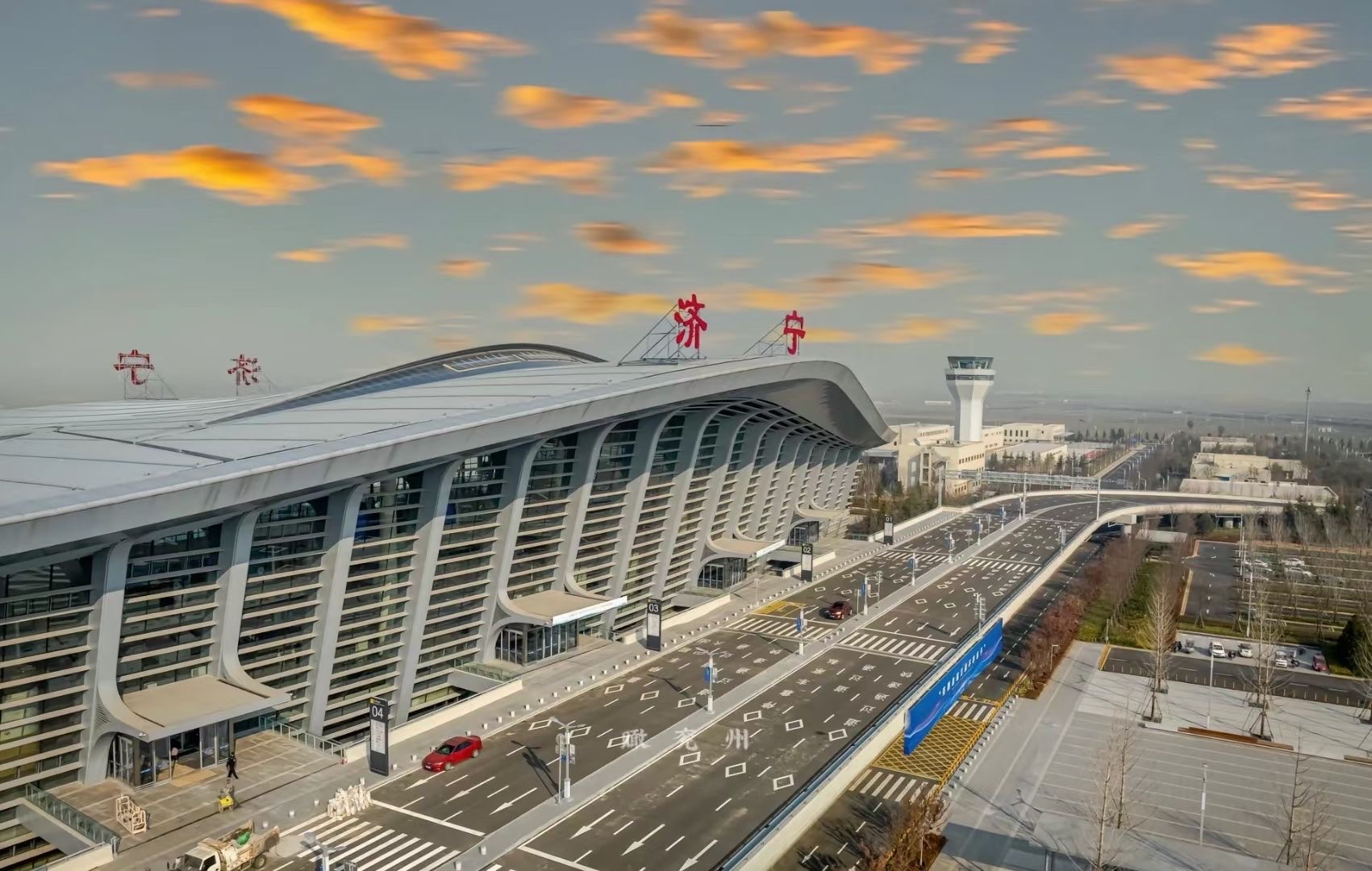 新机场 --大安国际机场，距离兖州 12公里、曲阜21公里、