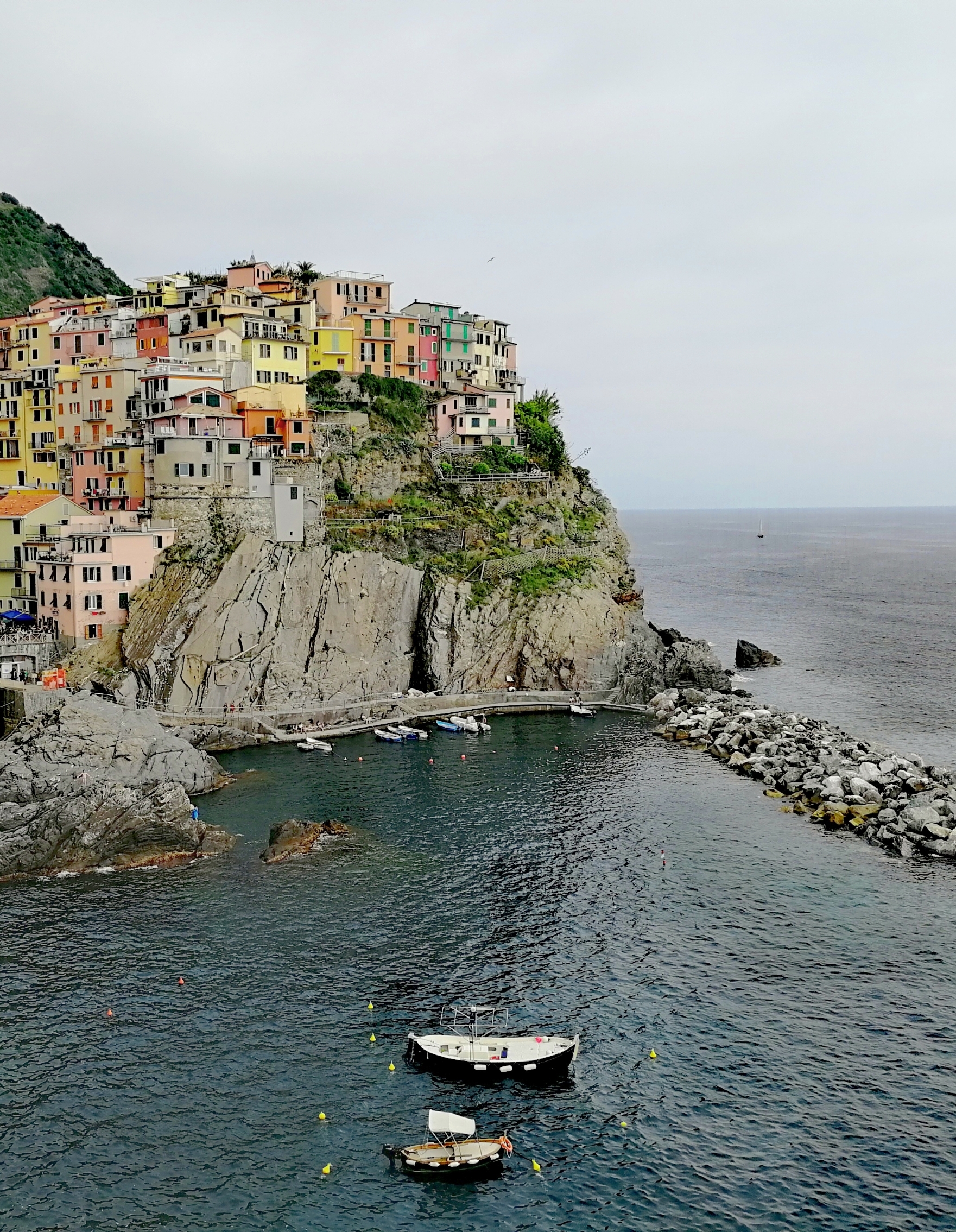 意大利 | 误入童话世界里，海边色彩斑斓的五渔村