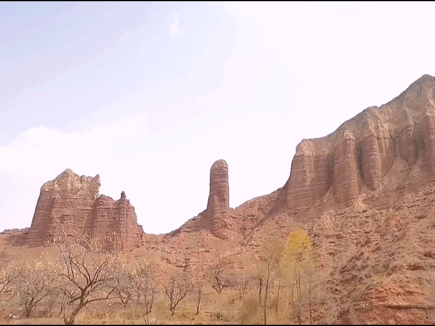 石拉泉大峡谷之笔架山