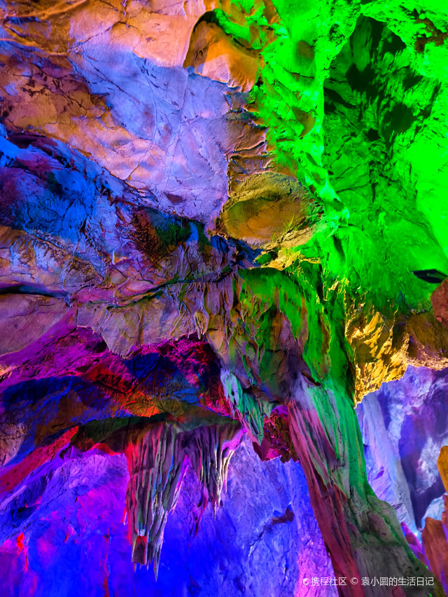 96景点特色: 7815辋川溶洞位于西安市蓝田县辋川镇,是一个集
