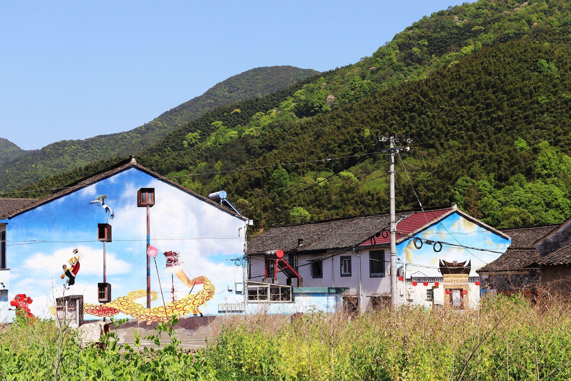 宁波奉化湖边桥村，3D壁画很有特点，村内村外都是美景