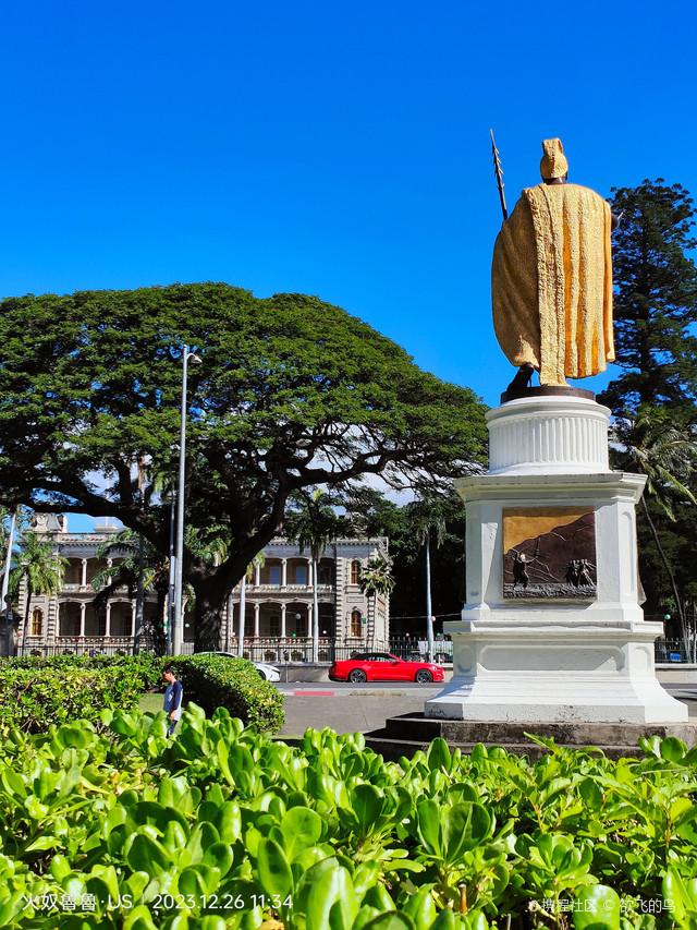 夏威夷伊奥拉尼王宫 搭配红顶建筑很醒目