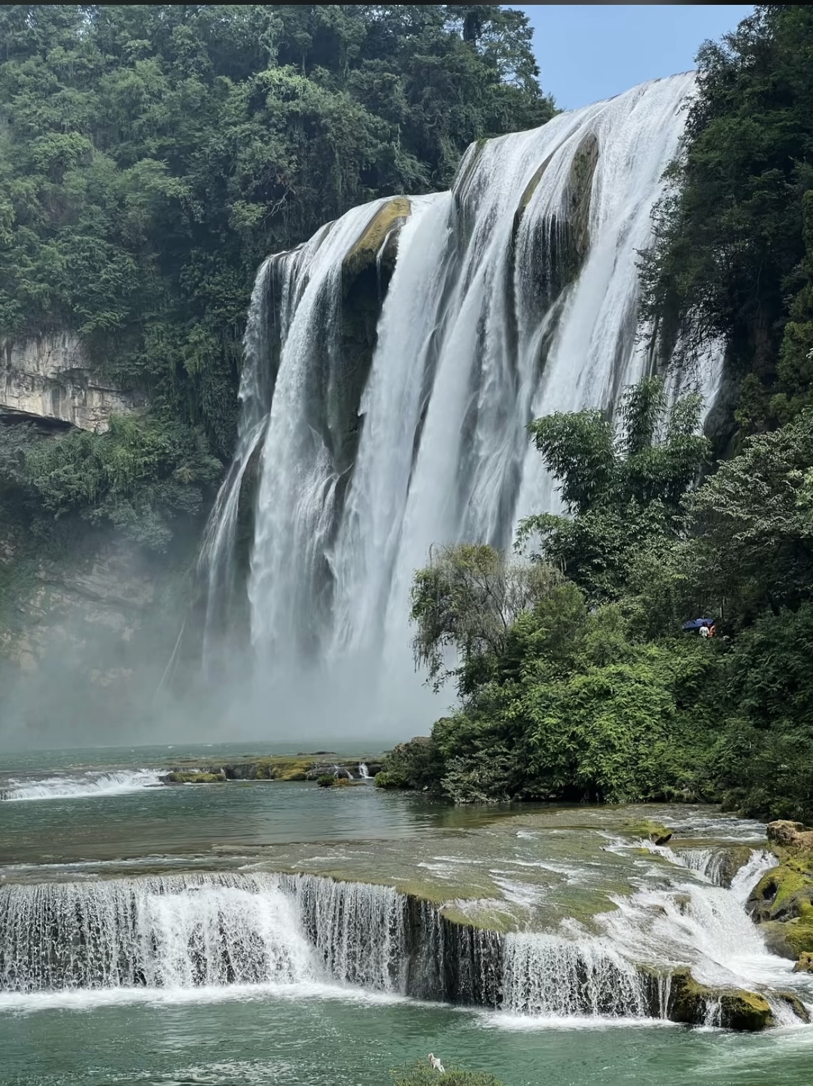 #寻找最美旅行地  黄果树瀑布，位于中国贵州省安顺市镇宁布依族苗族自治县，是世界著名的大瀑布之一。 