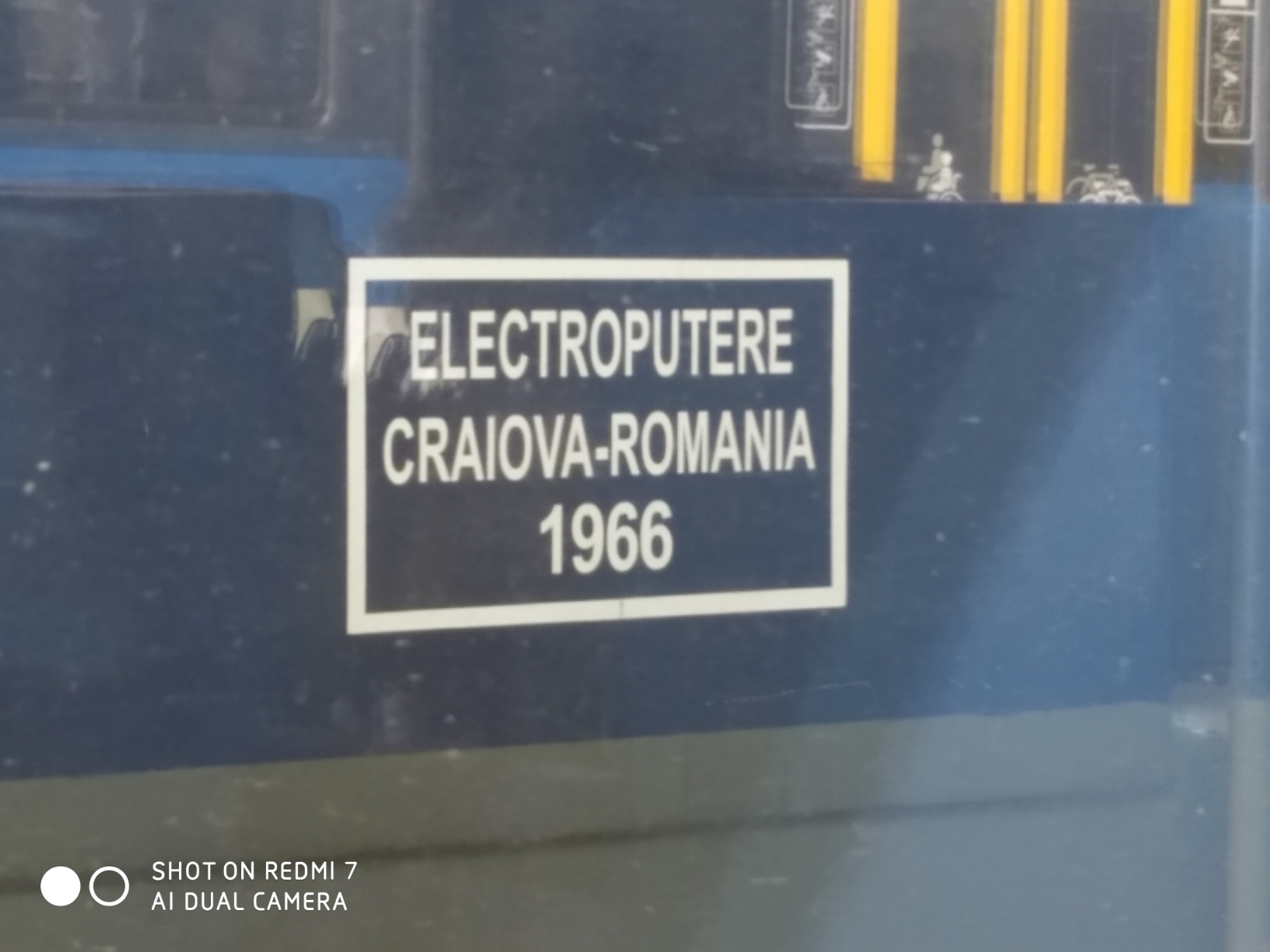 今天早上乘火车从匈牙利的埃格尔去斯洛伐克的科西策，车头是1966年罗马尼亚生产的。