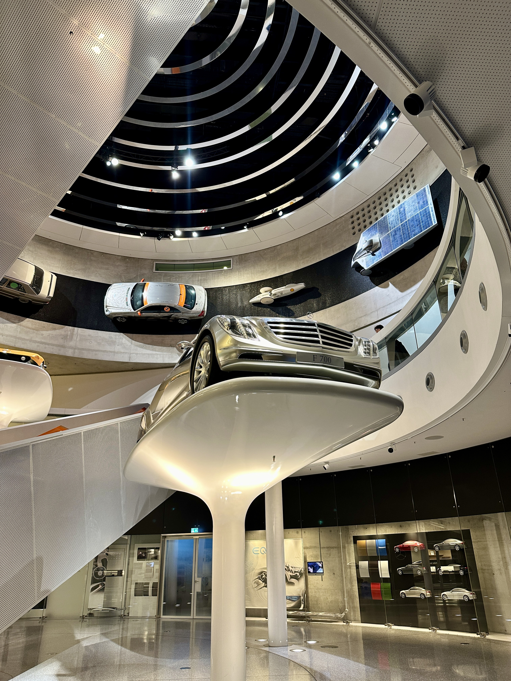 斯图加特梅赛德斯奔驰博物馆，超酷的汽车发展史
