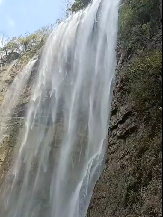 三峡大瀑布，就是这个样子