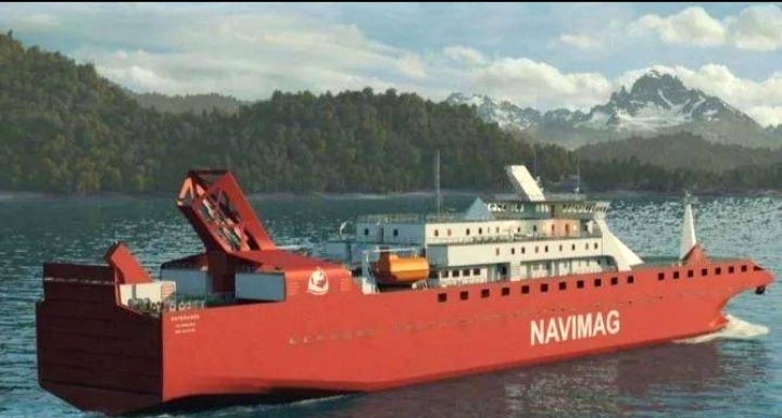 智利Navimag公司渡轮从纳塔莱斯港开往蒙特港，路上睡4晚，晚上11点上的船，一觉醒来，看着窗外，