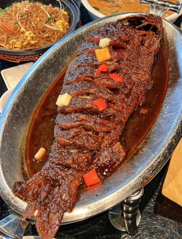 老罗家·非遗砂锅大鱼头(中原福塔店)