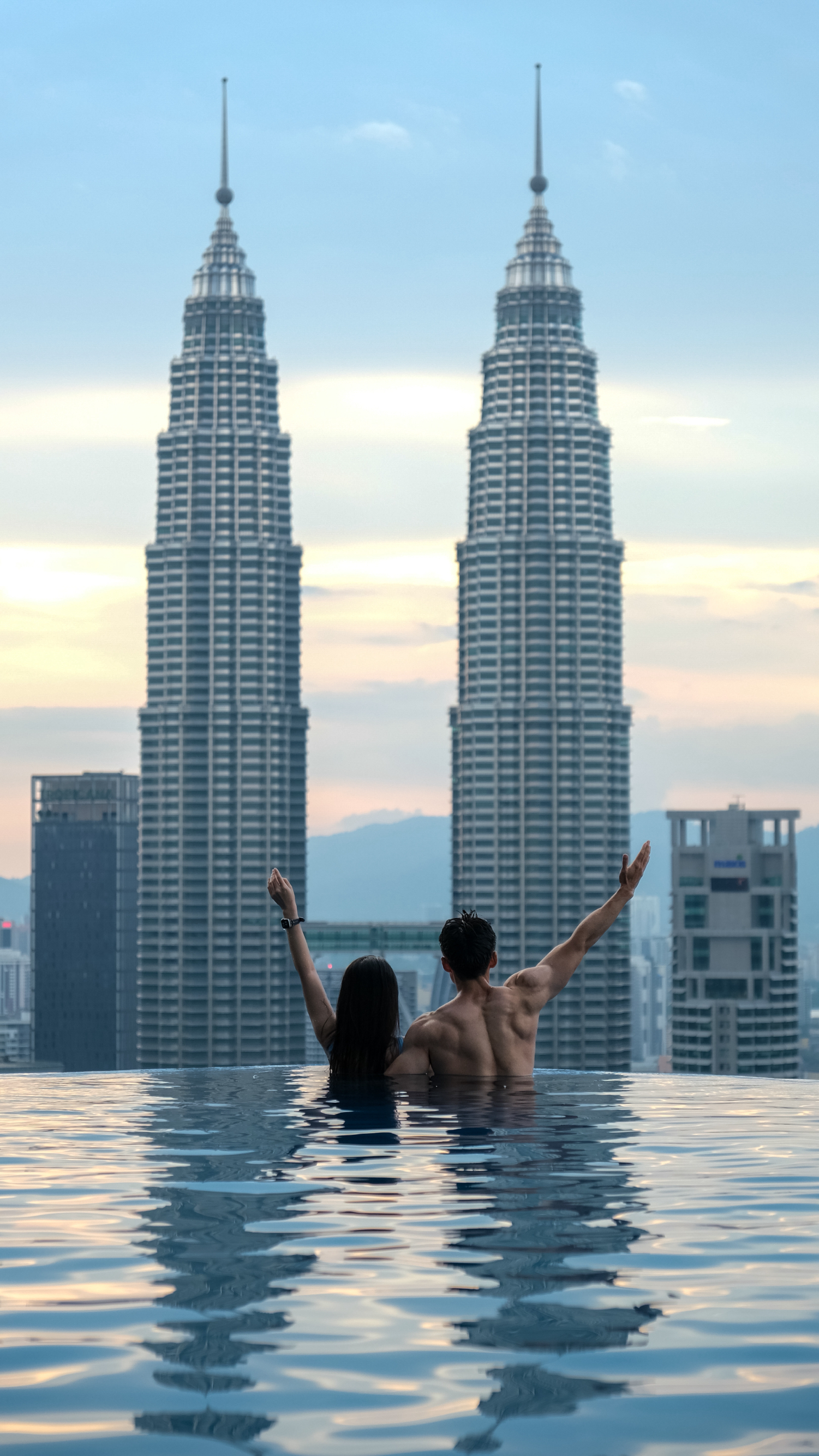 吉隆坡｜最适合拍双子塔的无边泳池