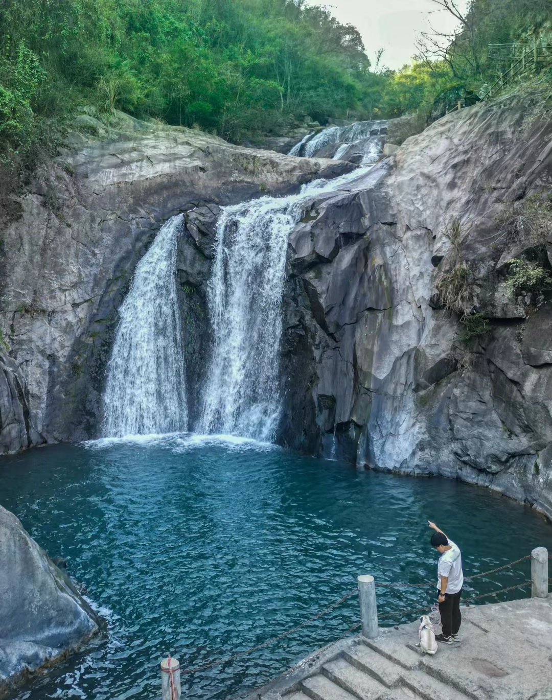 你是否厌倦了热门的旅游景点？今天，我要为你推荐一些冷门但舒适的小众旅行地，让你避开人潮，享受宁静与美