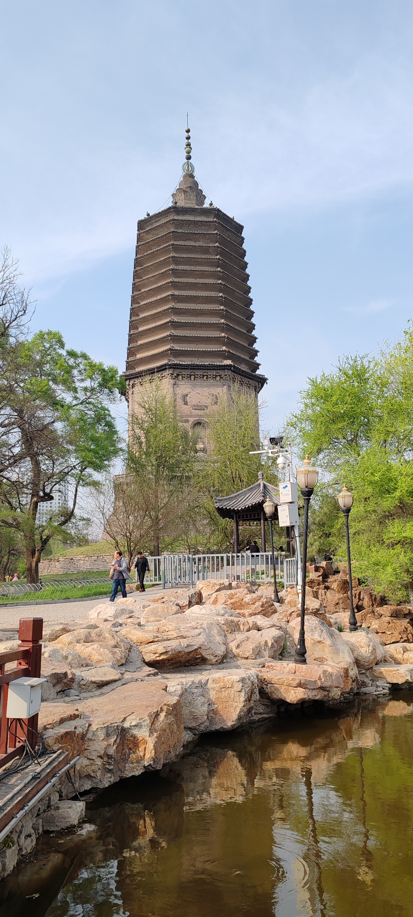 辽阳广佑寺庙，千年白塔属于东汉时期建
