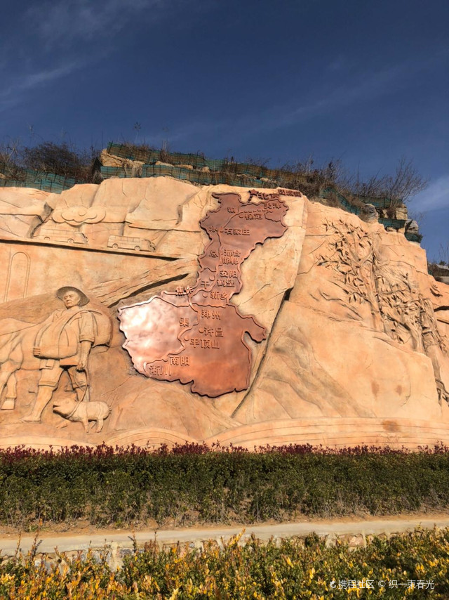 河南省南阳市淅川县汤山公园|登汤山看渠首赏百花望丹江之美称.