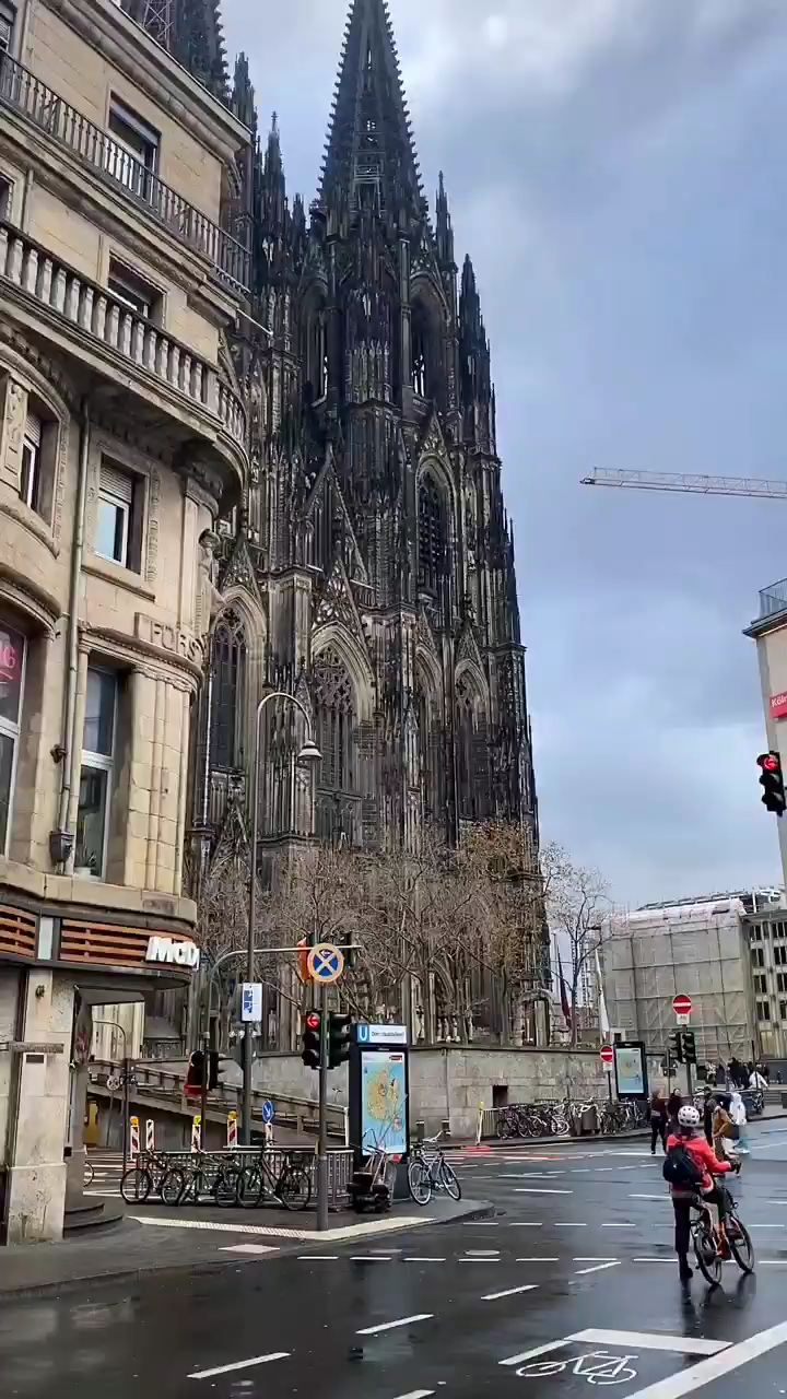 #我在海外过新年 世界最大烂尾楼！这座宏伟的建筑竟然耗时600年才建成！ 科隆大教堂是世界上最大的哥