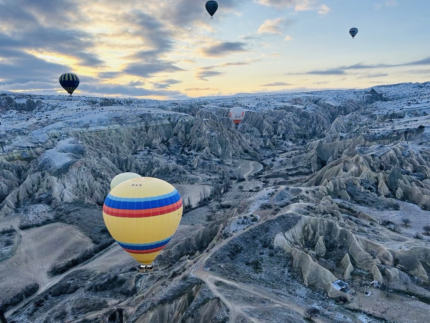 从热气球上看卡帕多奇亚（一）： 卡帕多奇亚(Cappadocia)集世界文化和自然遗产于一体，有着独