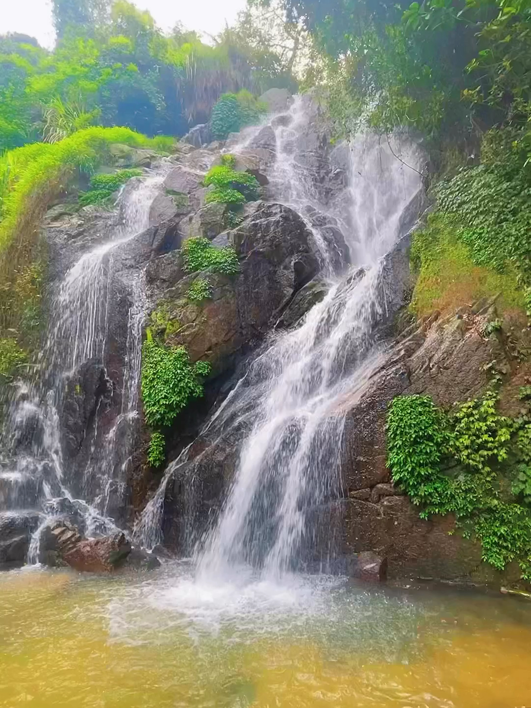 大水瀑布天然景点