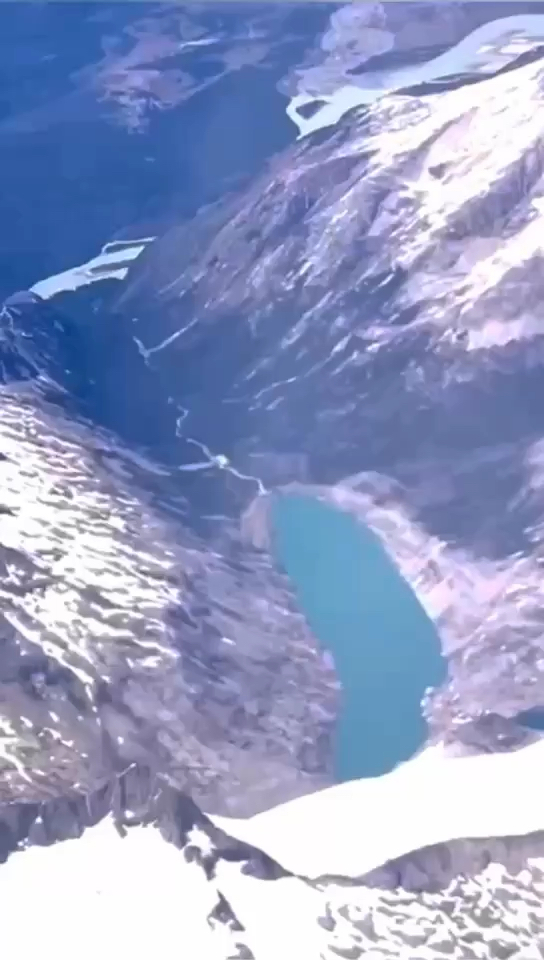 飞越雪山冰河湖泊